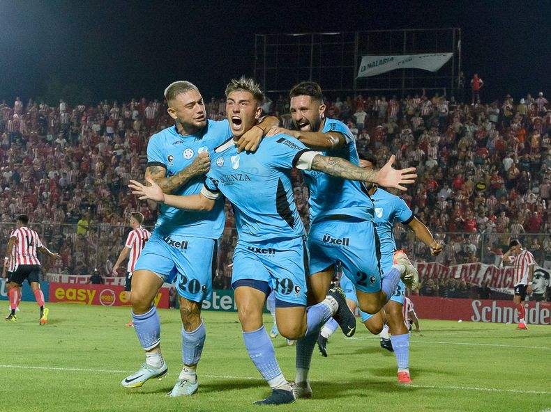 Temperley arañó un empate ante San Martín de Tucumán en el 2023.