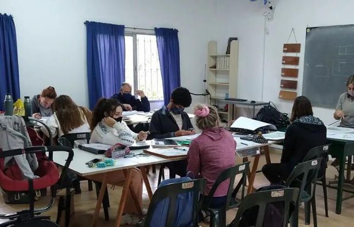Los cursos teórico-prácticos serán presenciales.