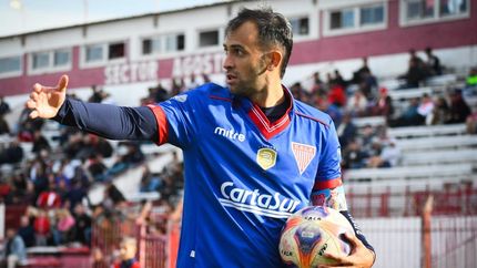 Celeste deja Los Andes para emigrar hacia otro equipo. Celeste deja Los Andes para emigrar hacia otro equipo.