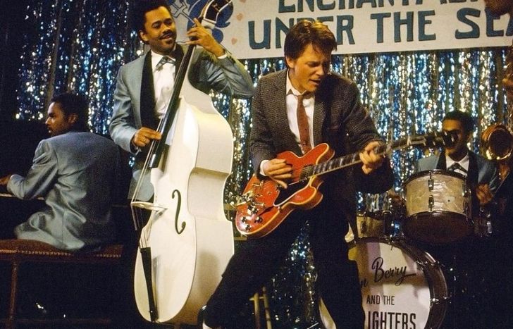 Icónica escena de Volver al futuro.