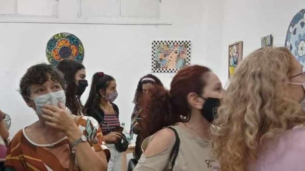 Los vecinos disfrutaron de los cuadros y las esculturas.
