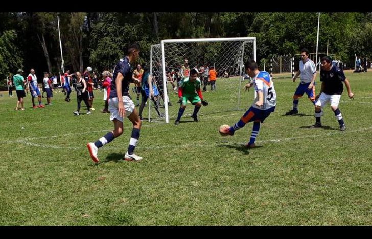 Los dirigidos por Salerno López golearon a Independiente por 5-0.