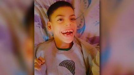 Benjamín tiene 8 años y sufre de parálisis cerebral. Benjamín tiene 8 años y sufre de parálisis cerebral.