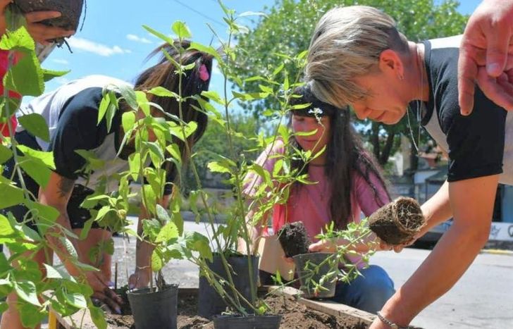 Jornada en la Plaza Belisario Roldán, de Turdera.