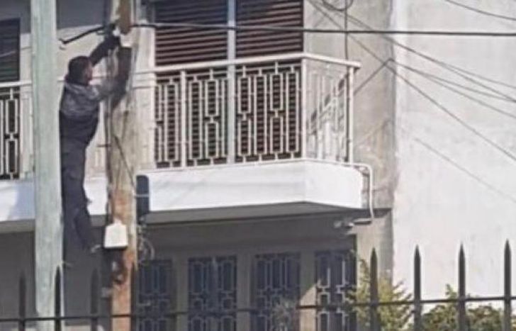 Durante el robo en la calle Almeyra.