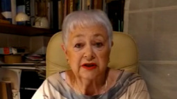 Alicia se mostró feliz por las traducciones de sus poemas.