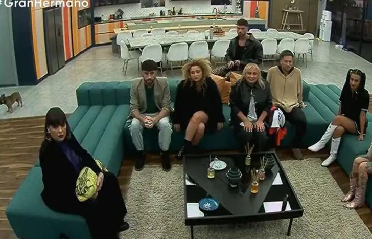 Siete jugadores en placa en Gran Hermano.