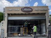 La Confitería Gallardón ultima detalles para lo que será la reinauguración del comercio.