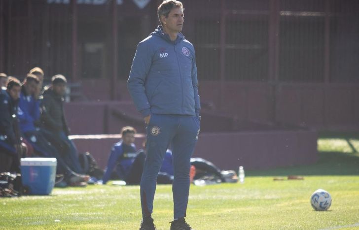 Mauricio Pellegrino sigue esperando la llegada de los refuerzos a Lanús.