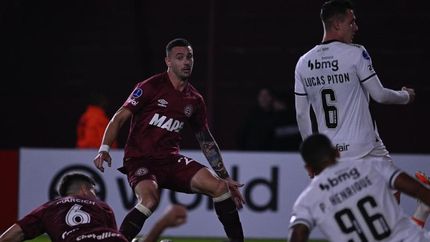 con gol de Carrera, Lanús selló la clasificación.