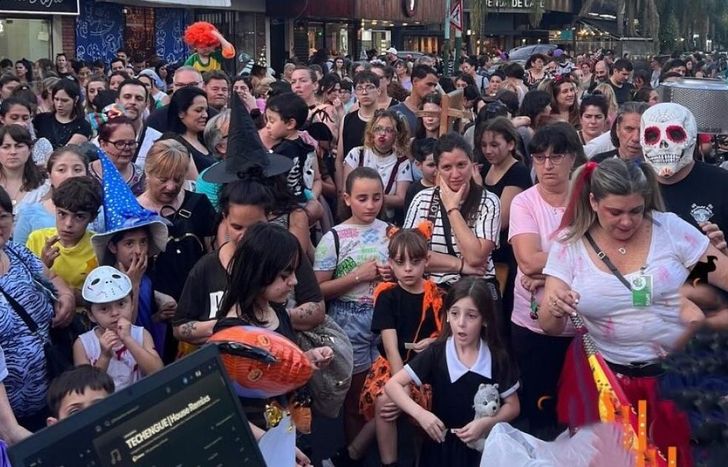Halloween es una festividad que cada año convoca a muchos vecinos.