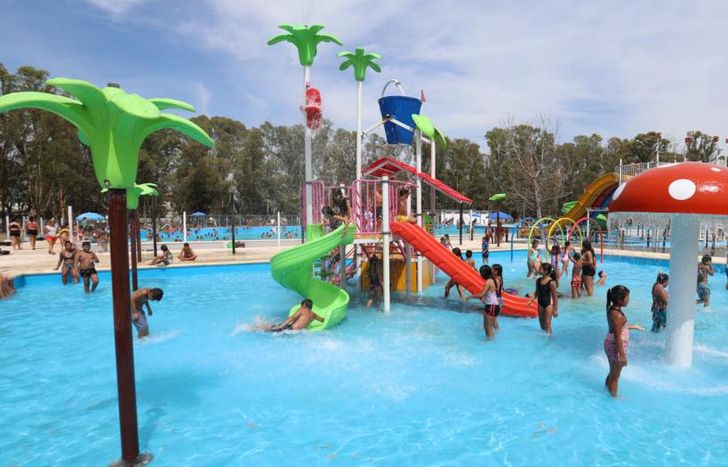 La atracción principal es el Parque Acuático.