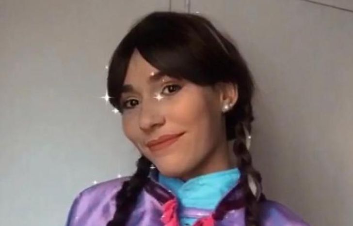 Rocío es actriz, cantante e intérprete de teatro musical.