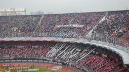 Una caravana de miles de hinchas acompañó al equipo.