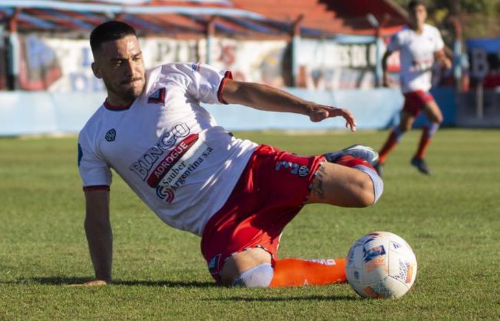 Alejandro Gómez podría ser titular en el lateral izquierdo.