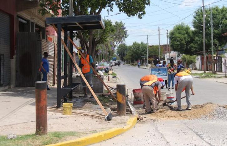 Una de las esquinas donde se instaló una de las nuevas paradas.