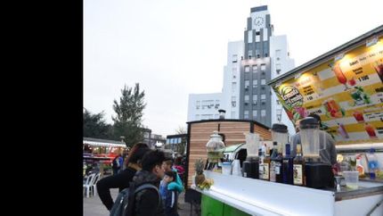 cientos de vecinos visitaron el food trucks en la plaza grigera cientos de vecinos visitaron el food trucks en la plaza grigera