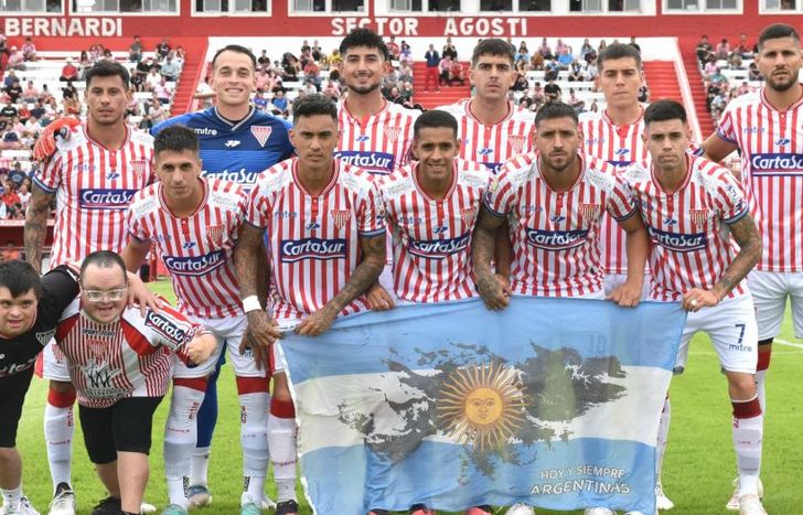 El 11 Milrayitas frente a Flandria.