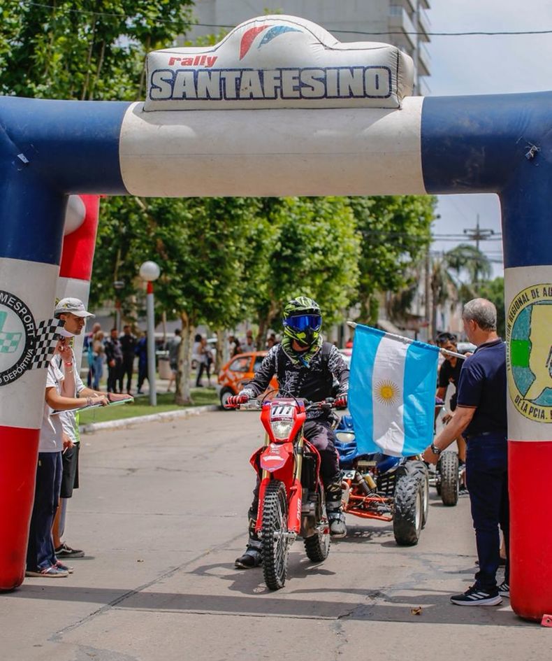 El docente de Lomas terminó segundo en su categoría.