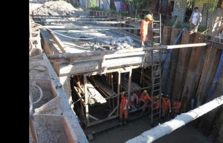 trabajos de asfalto sobre tuyutí, en lamadrid.
