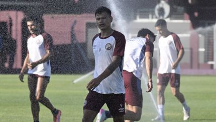 Lanús se prepara para el inicio de la competencia oficial. Lanús se prepara para el inicio de la competencia oficial.