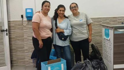 Ayudaron con bolsas de ropa de una campaña que se realizó el año pasado.