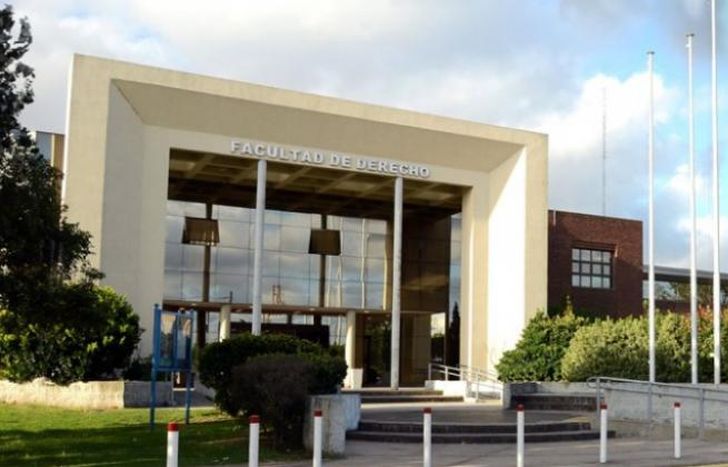 Una alternativa que brinda gratis la Facultad de Derecho.