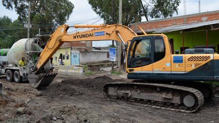 Las cuadrillas instalan más de 21 mil metros de cañerías.