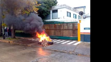 Los trabajadores dispusieron un paro de actividades por tiempo indeterminado. Los trabajadores dispusieron un paro de actividades por tiempo indeterminado.