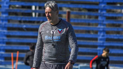 Jorge Vivaldo analizó el duro presente de Brown de Adrogué. Jorge Vivaldo analizó el duro presente de Brown de Adrogué.