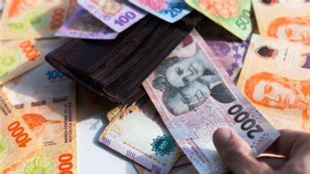 El salario argentino en dólares, el más bajo de la región