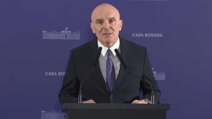 En su tuit, Espert habla de una operación.