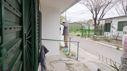 Además se embellecieron espacios comunes, calles y plazas internas. Además se embellecieron espacios comunes, calles y plazas internas.