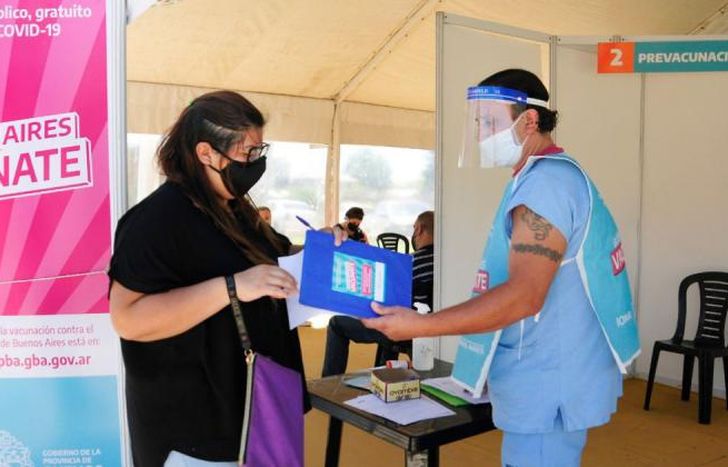 Ya comenzaron a dar turnos para la tercera dosis de la vacuna.