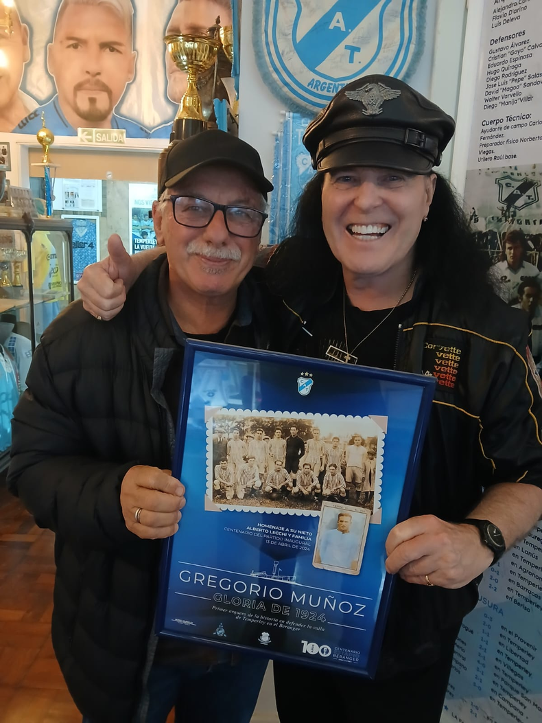 Dave Evans con Alberto Lecchi, presidente de Temperley. 