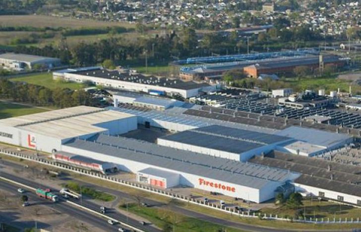 Una planta que produce neumáticos, clave para la provincia.