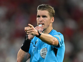 Francois Letexier, el árbitro de orígen francés que encendió la polémica en la Selección Argentina.
