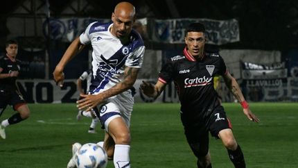 Matías González frente a Iván Centurión. Matías González frente a Iván Centurión.