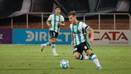 El volante del Taladro lleva tres goles de cabeza en la Copa.