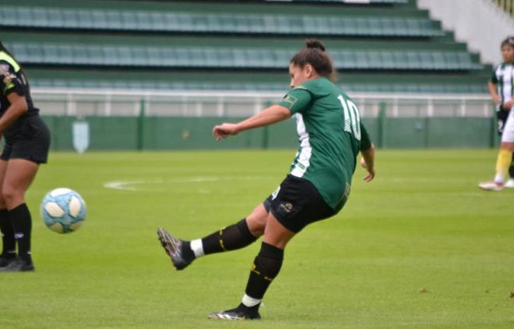 La pegada de Rea es clave, viene de marcar un gol olímpico.