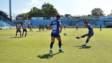 El Gasolero ganó con un gol de tiro libre en el Sur. El Gasolero ganó con un gol de tiro libre en el Sur.