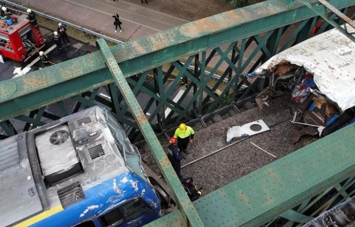 Dirigentes ferroviarios responsabilizaron a Javier Milei por el choque de trenes en Palermo.