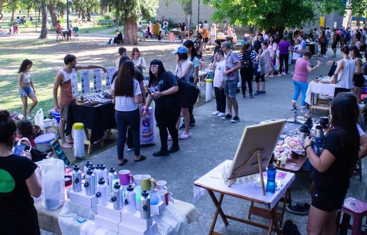 La feria autogestiva contó con 40 puestos.