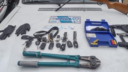 Los elementos incautados por la Policía de Lomas.