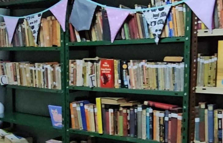 La biblioteca tiene una importante colección de libros de marinos mercantes y estudiosos de la costas atlántica.