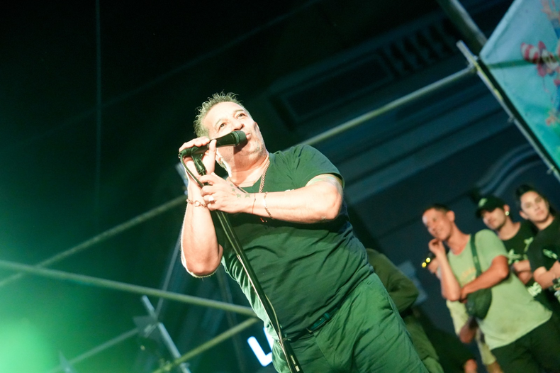 Mario Luis cerró los festejos en Banfield.