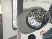 Los objetos secuestrados en poder de los dos detenidos.