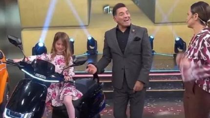 panico en vivo: la hija de callejon acelero una moto en el programa de iudica