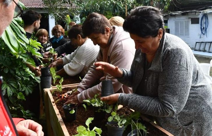 Nueva huerta en el Centro de Jubilados Juventud Eterna, de Budge.