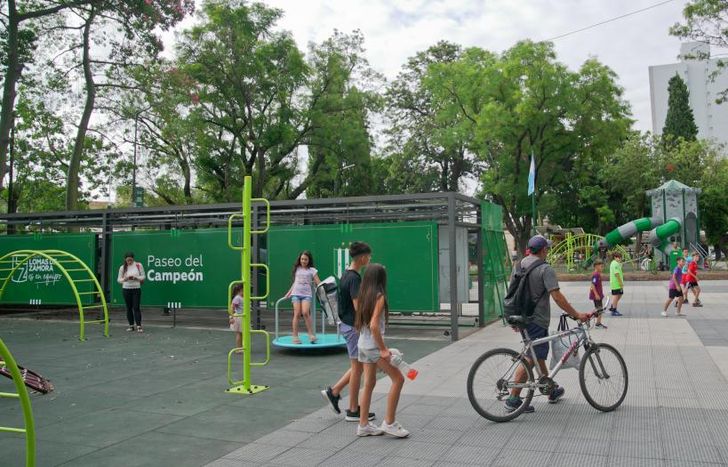 El sábado 4 de mayo llega Comunidad Banfield a la Plaza del Campeón.